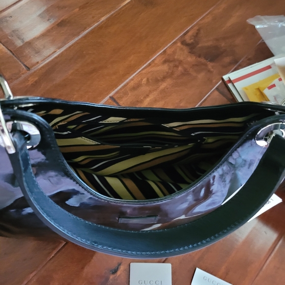 Designer GUCCI Patent Leather Handbag with Dustbag - Picture 10 of 10